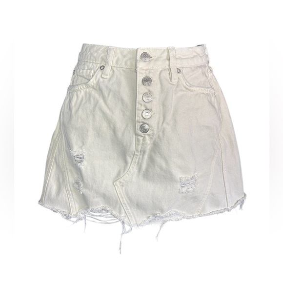 We the Free People White Denim
Distressed Button Fly Raw Hem Skirt
Size 26 used - Picture 3 of 6